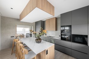 Kaune pastatytam šeimos namui prireikė išties drąsių sprendimų: teko viską perbraižyti nuo nulio