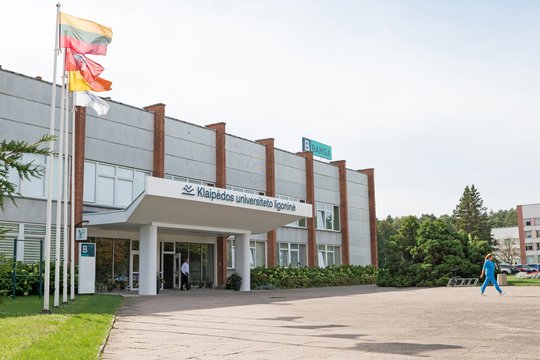 Klaipėdos universiteto ligoninė skelbia sumažinusi finansinį deficitą