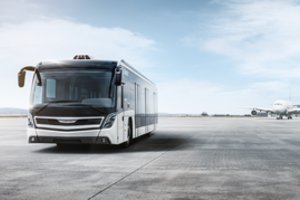 Vilniaus oro uoste kitąmet turėtų nebelikti dyzelinių autobusų – perka elektrinius