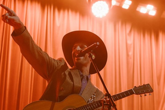 Justinas Jarutis gerbėjams dovanoja dar vieną kalėdinį hitą