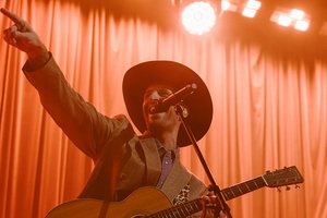 Justinas Jarutis gerbėjams dovanoja dar vieną kalėdinį hitą