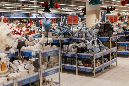 Skelbia dar daugiau nuolaidų ir mažų kainų šventiniam asortimentui: Kalėdoms pasiruošite ir mažiausiose „Maxima“ parduotuvėse