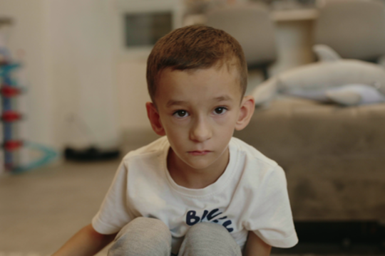 Joris – vienintelis toks Lietuvoje: mama kovoja už sūnaus galimybę kalbėtis su pasauliu