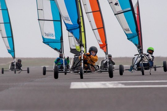 Lietuvos vėjaračių taurė ir lygos finišas Kaune: nugalėtojai paaiškėjo gaudant silpstančio vėjo gūsius