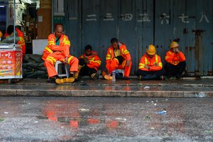 Kinijoje traukinys partrenkė geležinkelio darbininkus, žuvo 11 žmonių