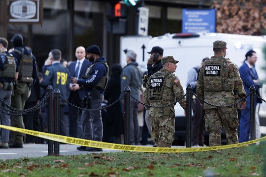 Po šaudynių Vašingtone JAV stabdo Afganistano piliečių imigracijos prašymų nagrinėjimą