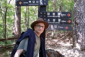 Knygą išleidęs A. Kumža: „Galėjau nuskęsti ledinėje Patagonijos upėje ar nugarmėti į Himalajų prarajas“