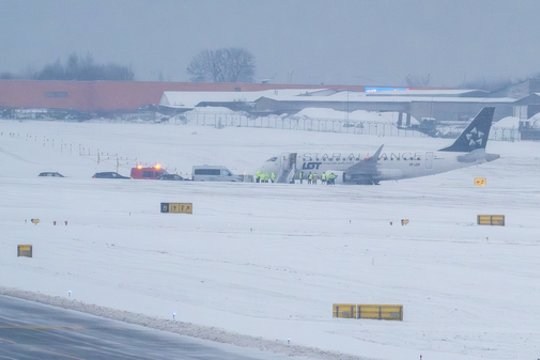 Incidentas Vilniaus oro uoste: neatmetama nė viena versija, tiriama ir įgulos veikla prieš skrydį