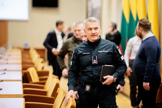 I. Ruginienė: A. Paulauskas bus įpareigotas pranešti visuomenei apie kovos su kontrabandiniais balionais rezultatus