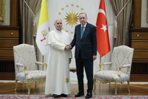 Popiežius Leonas XIV paragino Turkiją imtis tarpininkės vaidmens