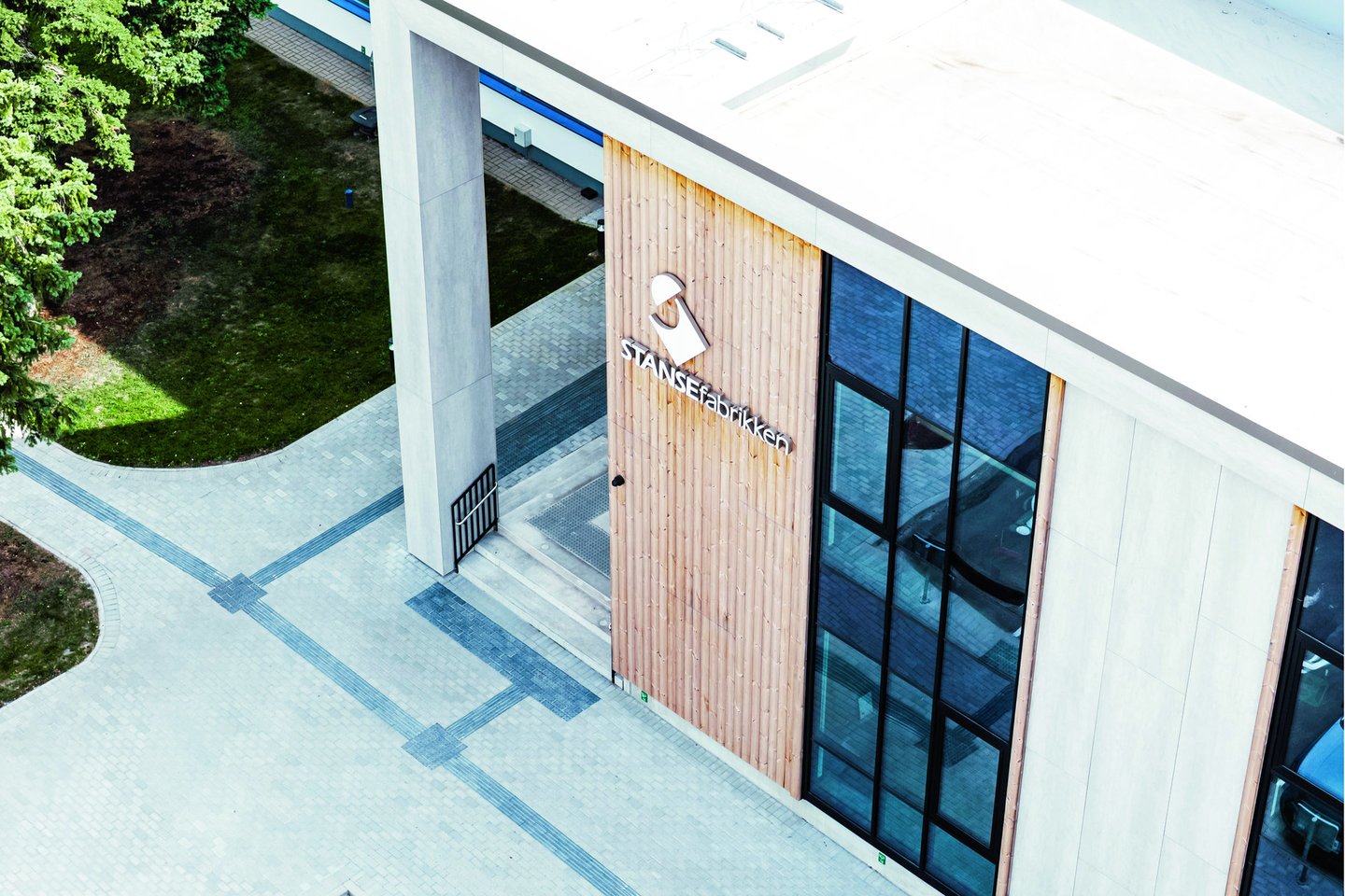 „Stansefabrikken“ atidarė naują gamyklą, kurioje įrengta viena moderniausių technologinių linijų Lietuvoje.