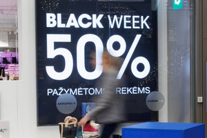 Ryškūs plakatai slepia didelę bėdą: nauji pirkiniai vos panaudoti nugula sąvartynuose