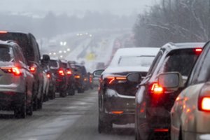 Taikys mokestį, kokių pasaulyje reta: elektromobilių vairuotojams teks susimokėti už nuvažiuotą atstumą