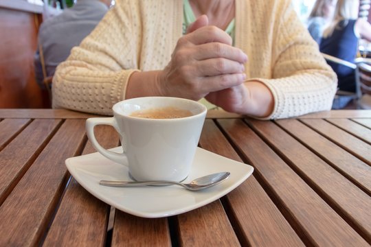 Kava ir podagra: ką apie gėrimo vartojimą turėtų žinoti šia liga sergantys žmonės 