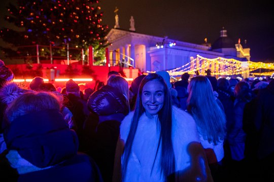 Vilniaus Kalėdų eglės įžiebimą su dukrele stebėjo ir V. Siegel