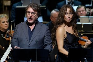 Scenoje liejosi velniškiausios aistros