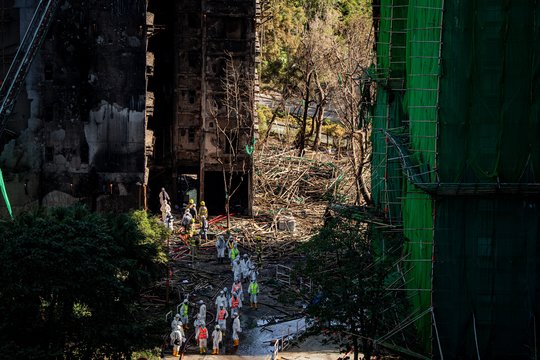Gaisro Honkonge aukų skaičius išaugo iki 146