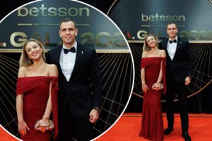 Ryškia elegancija ant raudonojo kilimo išsiskyrė E. Straleckaitė: nustebsite sužinoję, kiek laiko ruošėsi 