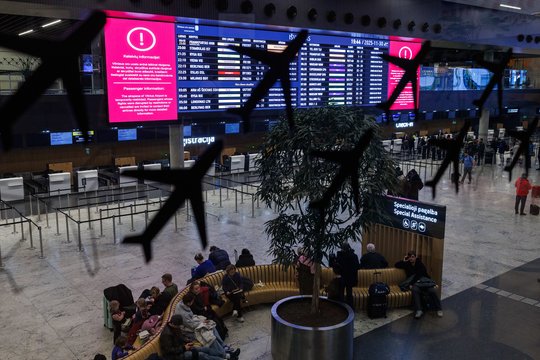 Vilniaus oro uosto veikla pagaliau atnaujinta: paskelbė, kiek keleivių ir skrydžių paveikė