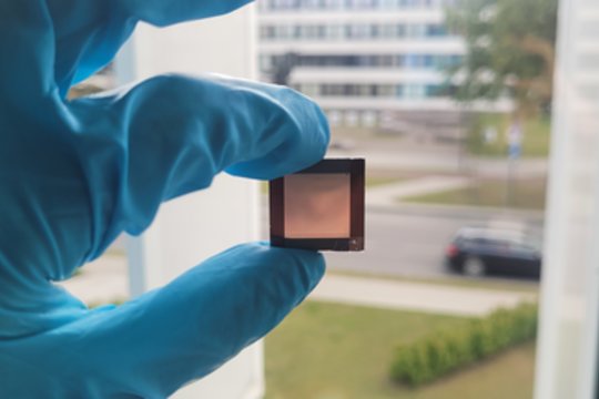 Lietuviškos molekulės, kurias naudoja pasaulis – proveržis perovskito technologijose