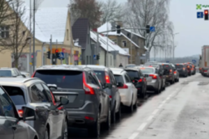 Vietoje minutės – dvi valandos: pro šį tiltą važiuojantys vairuotojai stveriasi už galvos