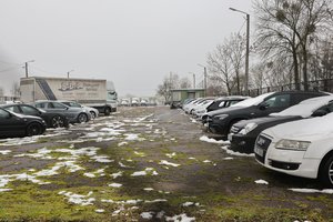 Kauno policijos aikštelėje – šimtai sulaikytų automobilių: kai kurie šeimininkų laukia jau 5 metus