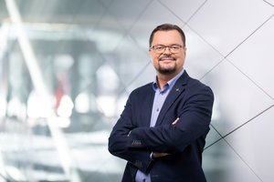 „Swedbank“: šiemet Lietuvoje pirkiniams internetu per „Juodojo penktadienio“ savaitę išleista 83 mln. eurų