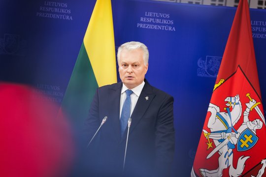 Dėl sprendimo įšaldyti LRT finansavimą Seimo opozicija kreipiasi į G. Nausėdą: prašo vetuoti projektą