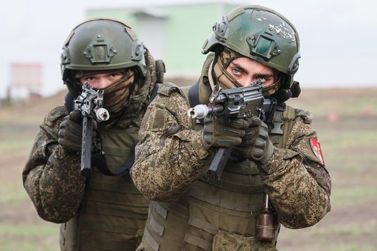 Pokrovske rusų pajėgos kelia savo vėliavą: Kyjivas informacijos kol kas nepatvirtino 