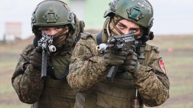 Pokrovske rusų pajėgos kelia savo vėliavą: Kyjivas informacijos kol kas nepatvirtino 