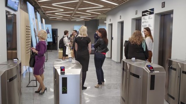 Investuotojai vis labiau žvalgosi į mažas ir vidutines įmones: įvardijo, kurie sektoriai labiausiai patrauklūs