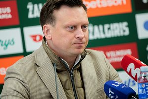 Balionams ir toliau plūstant į Lietuvą – aštri V. Benkunsko kritika