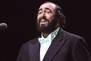 Po miesto mero sprendimo – L. Pavarotti našlės įsiūtis: „Taip negalima“