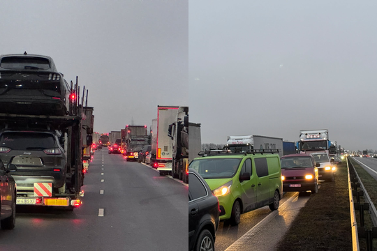 A5 kelyje – rimta spūstis: eismą sutrikdė pusiau griovyje atsidūręs sunkvežimis