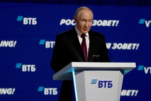 V. Putinas grasina: „Jei Europa nori karo, mes pasirengę“