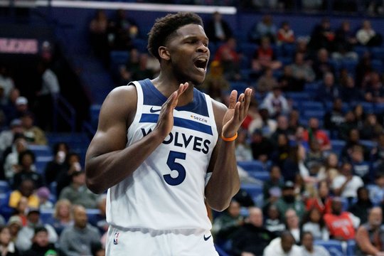 Įspūdingas A. Edwardso šou nenuėjo veltui – pratęsimą ištempęs amerikietis vedė „Timberwolves“ į pergalę