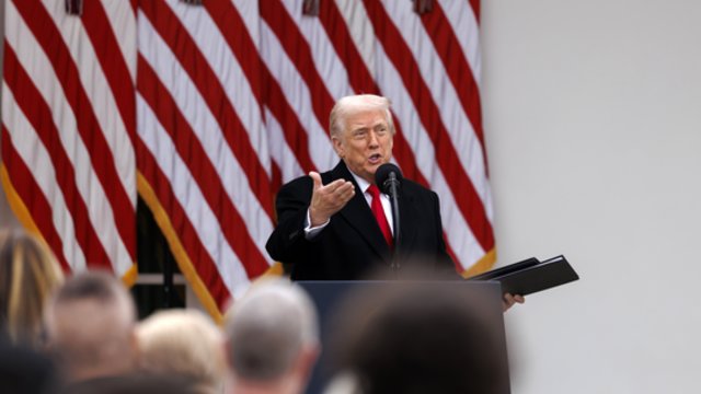 D. Trumpas pripažįsta, kad yra problemų dėl karo Ukrainoje išsprendimo: „Koks chaosas“