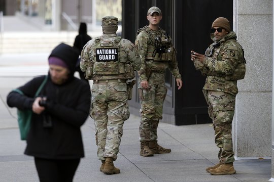 Įtariamajam dėl šaudynių Vašingtone pateikti kaltinimai nužudymu ir užpuolimu
