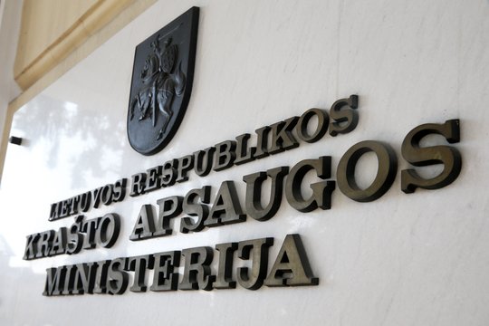 Krašto apsaugos ministerijoje pradėjo dirbti viceministrė V. Zumerienė