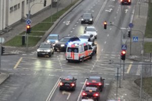 Blaivus „Audi“ vairuotojas parėjoje Vilniuje partrenkė švelniai kauštelėjusį paspirtukininką