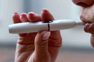 ES pirmininkaujanti Danija pasiūlė reikšmingai padidinti mokesčius kaitinamojo tabako gaminiams