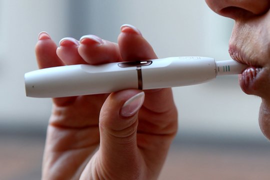 ES pirmininkaujanti Danija pasiūlė reikšmingai padidinti mokesčius kaitinamojo tabako gaminiams