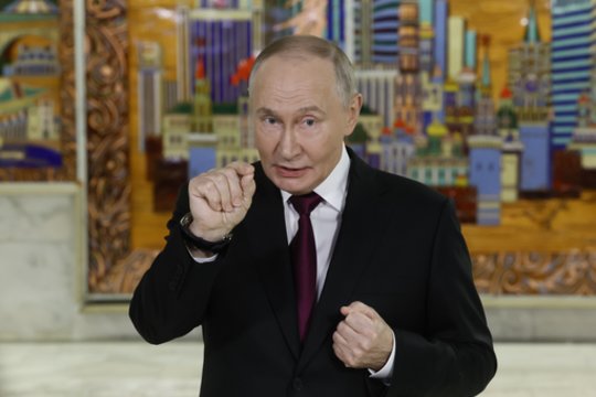 D. Trumpas įvertino JAV pasiuntinių ir V. Putino susitikimą: „Tango šoka du“