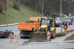 Judrioje Vilniaus gatvėje iki pat vakaro ribos eismą: vairuotojams – įspėjimas dėl spūsčių