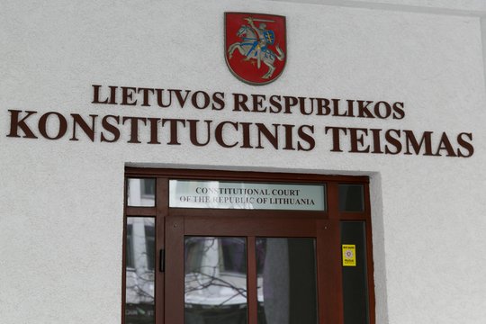 KT priėmė nagrinėti parlamentarų skundą dėl „čekutininkams“ aktualių BK pataisų