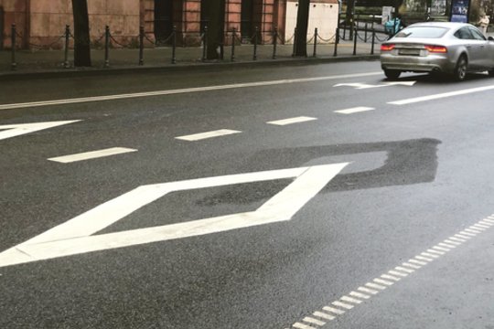 Kaunas nusprendė netikėtai nustebinti vairuotojus: pakeitė kelių gatvių žymėjimą