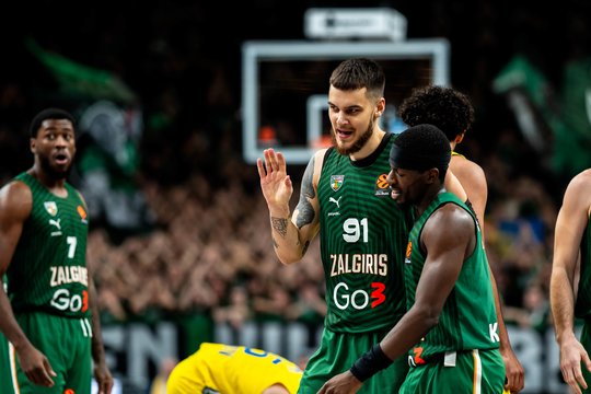 Košmaras Kaune – į save nepanašus „Žalgiris“ buvo sutriuškintas „Maccabi“