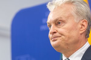 Vilniuje ant tilto „išdygo“ dar viena žinutė G. Nausėdai