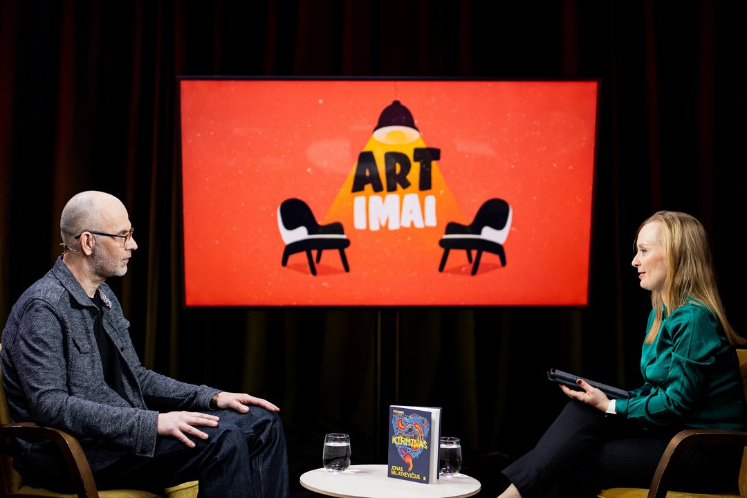 Menininko romane pagrindinis vaidmuo suteiktas botui: knygą pradėjau rašyti kai apie DI kalbėjo tik mokslininkai 