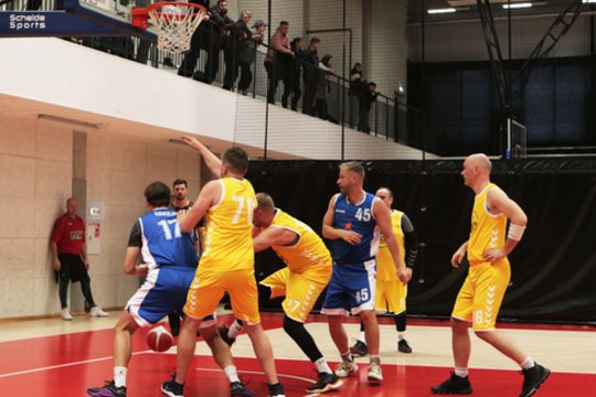 Krepšinį žaidžiantys žurnalistai jau dvyliktą kartą kovos dėl Lietuvos čempionų vardo